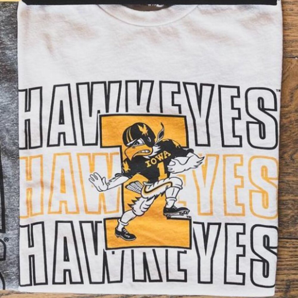NWT Tailgate Iowa Hawkeyes White Short Sleeve T-Shirt